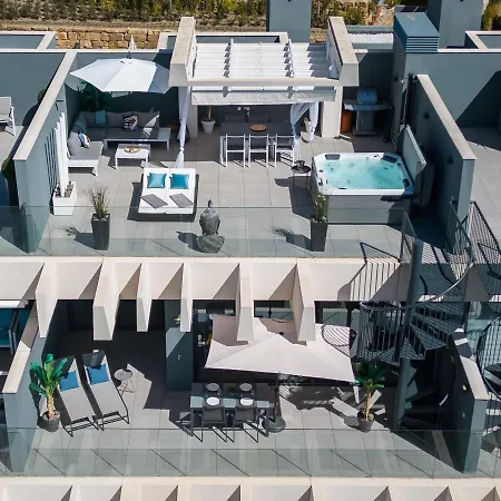 Apartament Oasis 325 New Luxury Penthouse With Amazing Sea View And Private Jacuzzi Estepona Zewnętrze zdjęcie