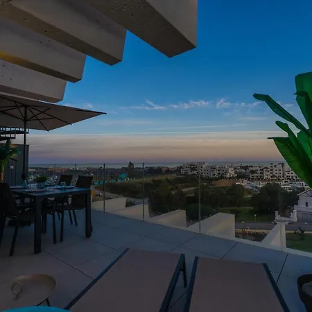 Apartament Oasis 325 New Luxury Penthouse With Amazing Sea View And Private Jacuzzi Estepona Zewnętrze zdjęcie